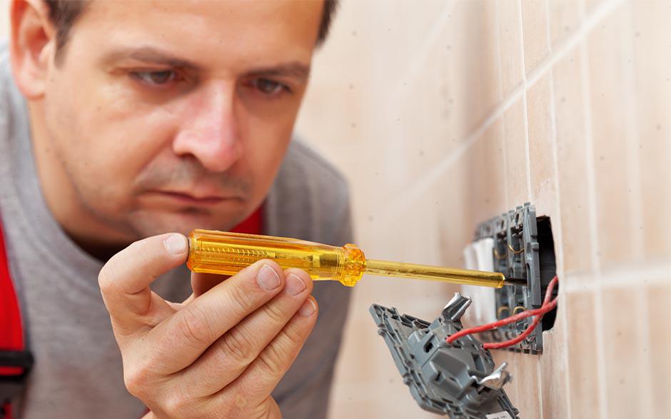 électricien dans le bâtiment Paris 20
